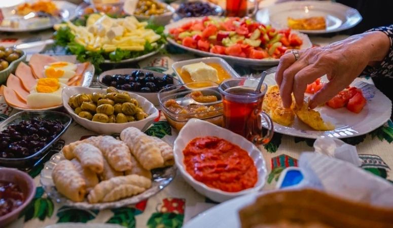 Sabahları aç karnına kahve