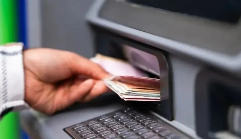 Rusya’da bir fabrika çalışanı,